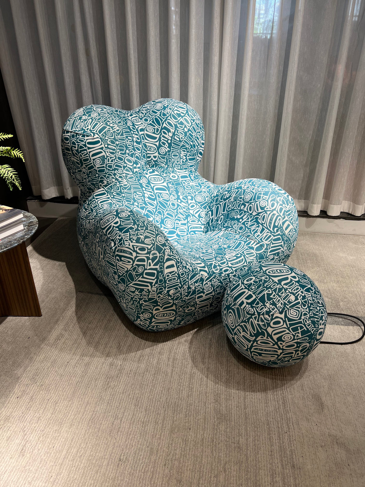 Mommy's Embrace Lounge Chair (015#)